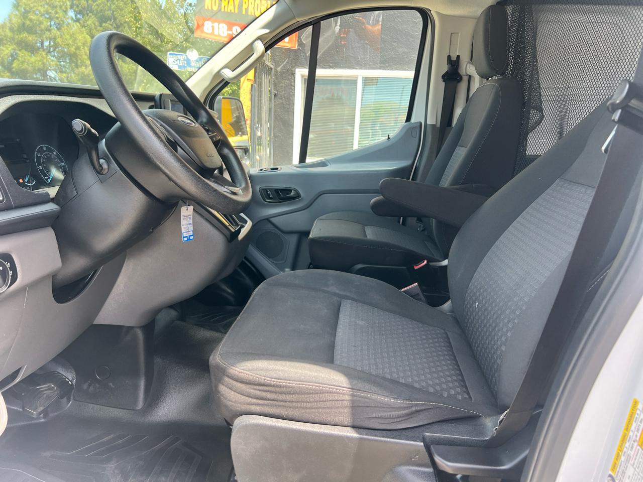 Ford Transit 250 Van Low Roof w/Sliding Pass. 130-in. WB 2021