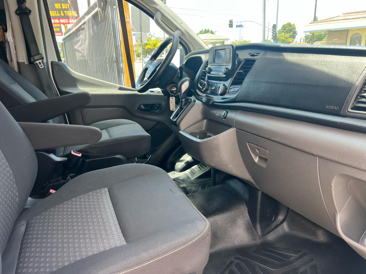 Ford Transit 250 Van Low Roof w/Sliding Pass. 130-in. WB 2021