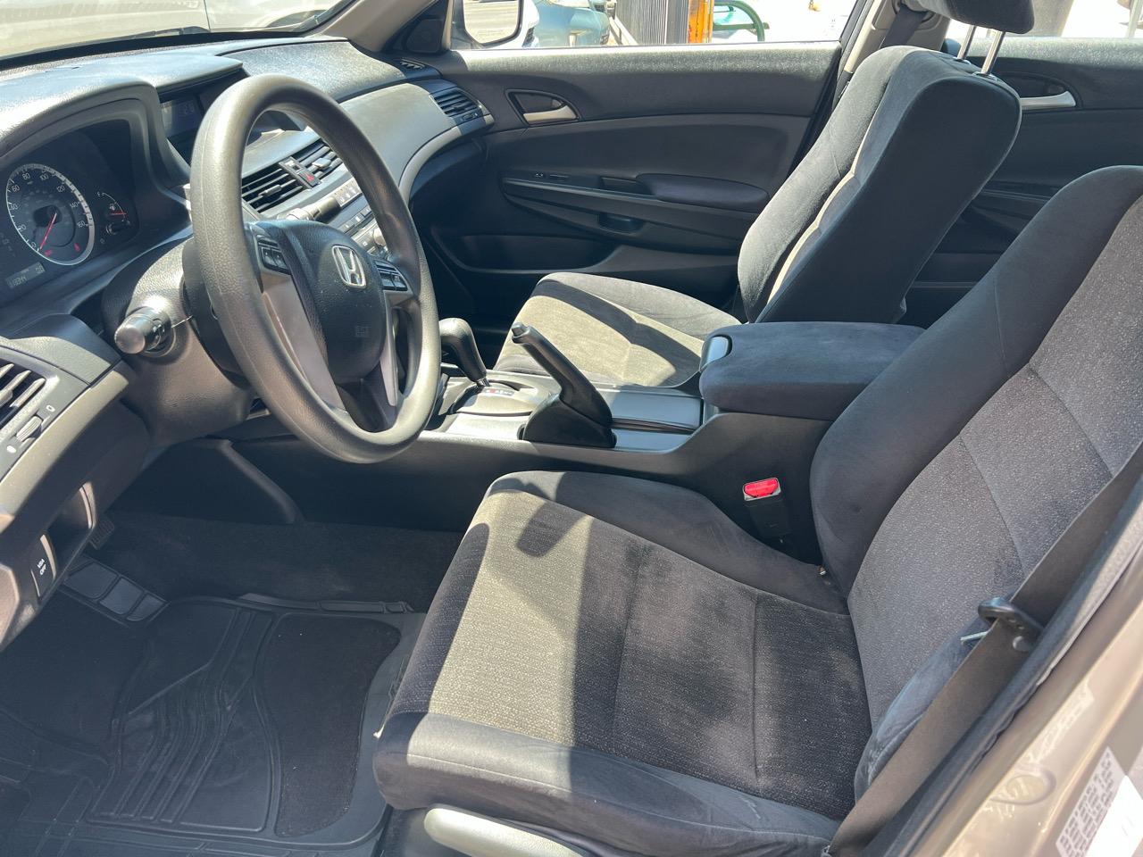 Honda Accord LX sedan AT 2010