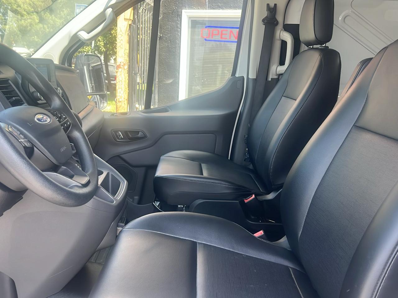 Ford Transit 250 Van 2025