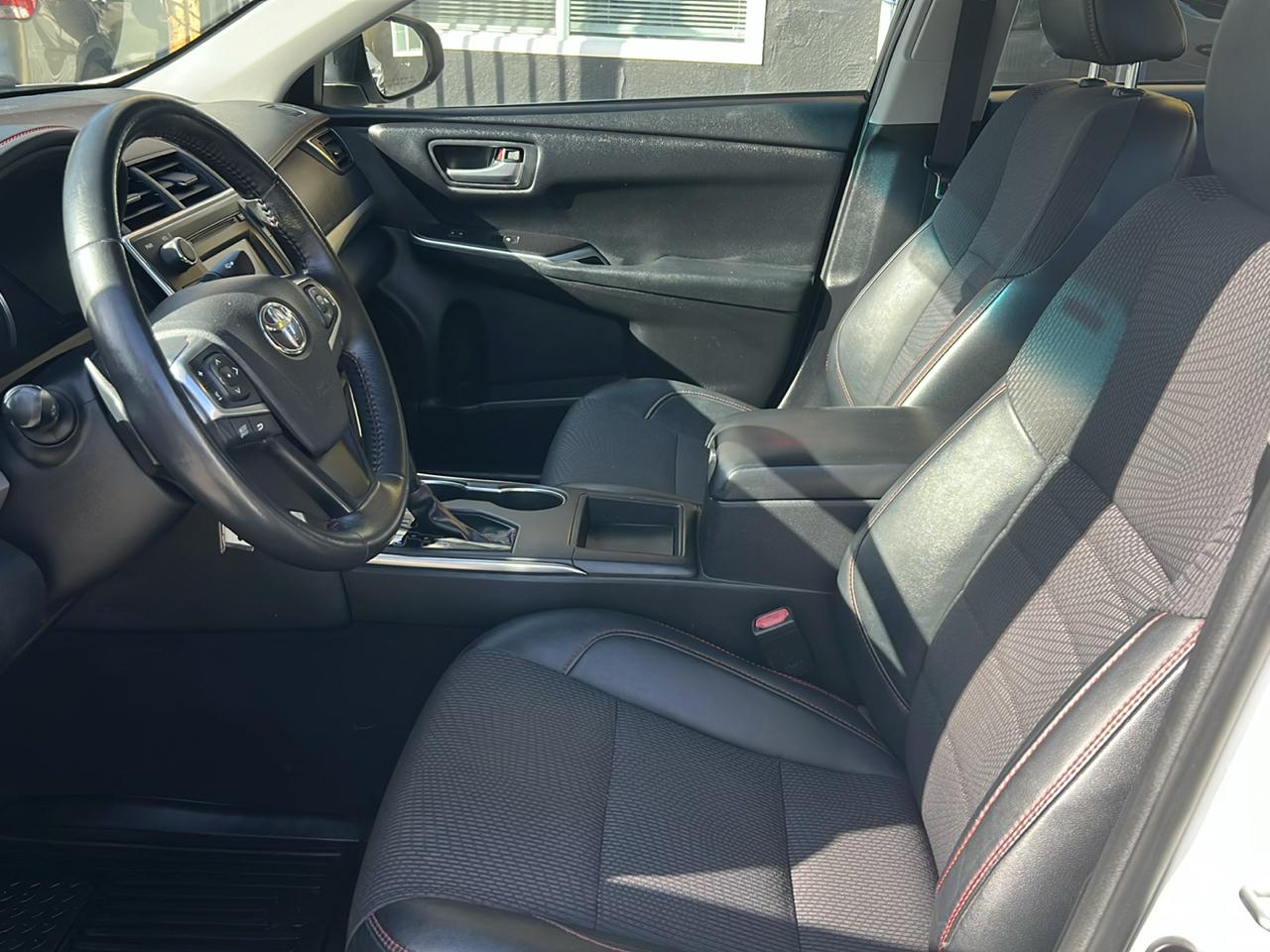 Toyota Camry SE 2017