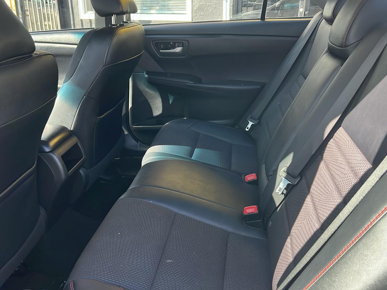 Toyota Camry SE 2017