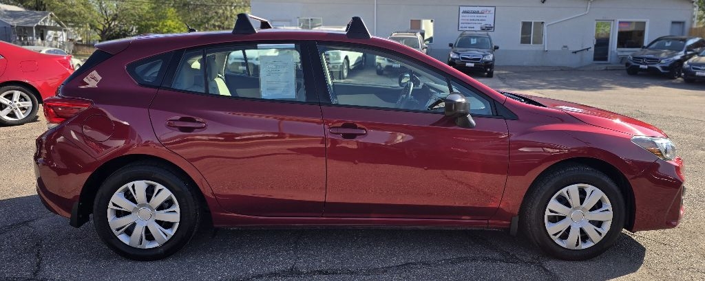Subaru Impreza 2.0i 5M 5-Door 2017 Subaru Impreza 2.0i 5M 5-Door 2017