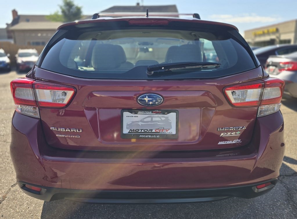 Subaru Impreza 2.0i 5M 5-Door 2017 Subaru Impreza 2.0i 5M 5-Door 2017