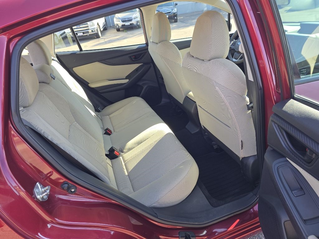 Subaru Impreza 2.0i 5M 5-Door 2017 Subaru Impreza 2.0i 5M 5-Door 2017
