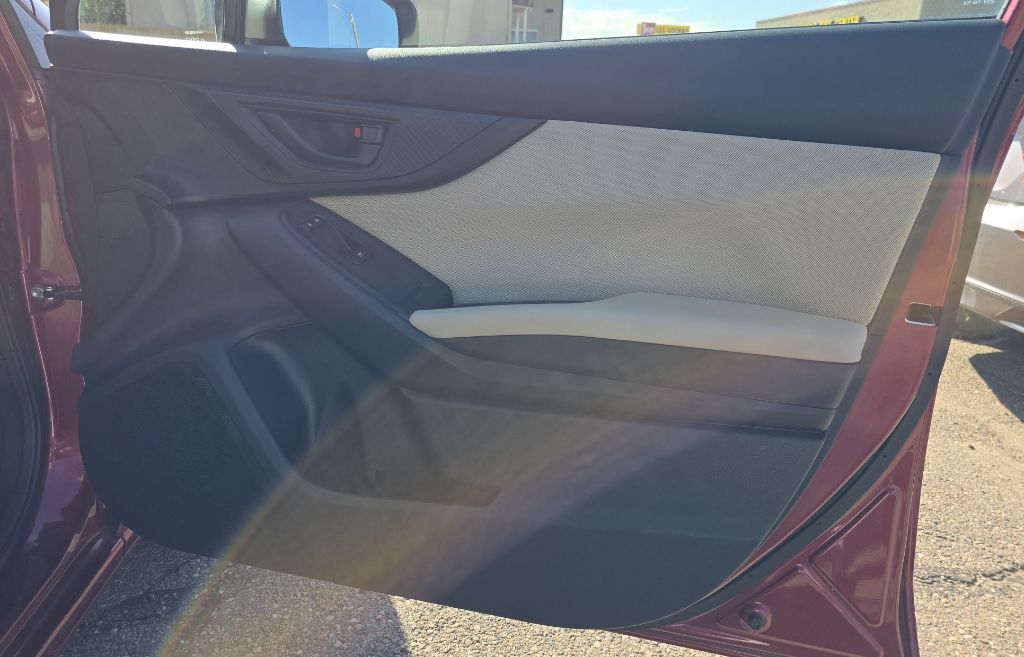 Subaru Impreza 2.0i 5M 5-Door 2017 Subaru Impreza 2.0i 5M 5-Door 2017