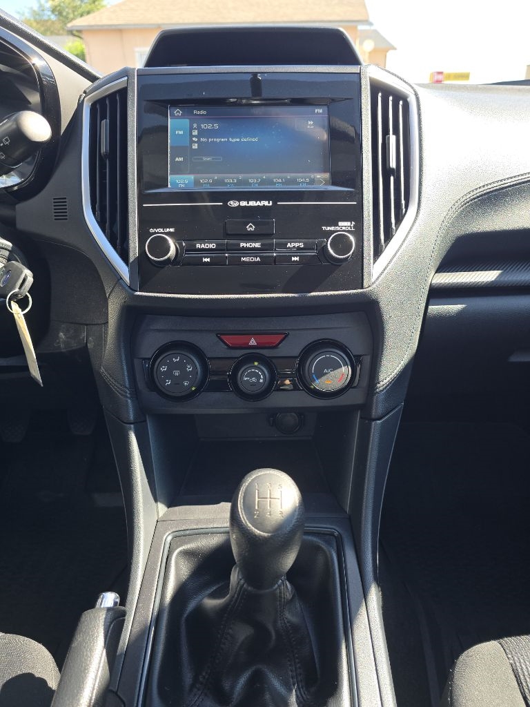 Subaru Impreza 2.0i 5M 5-Door 2019 Subaru Impreza 2.0i 5M 5-Door 2019