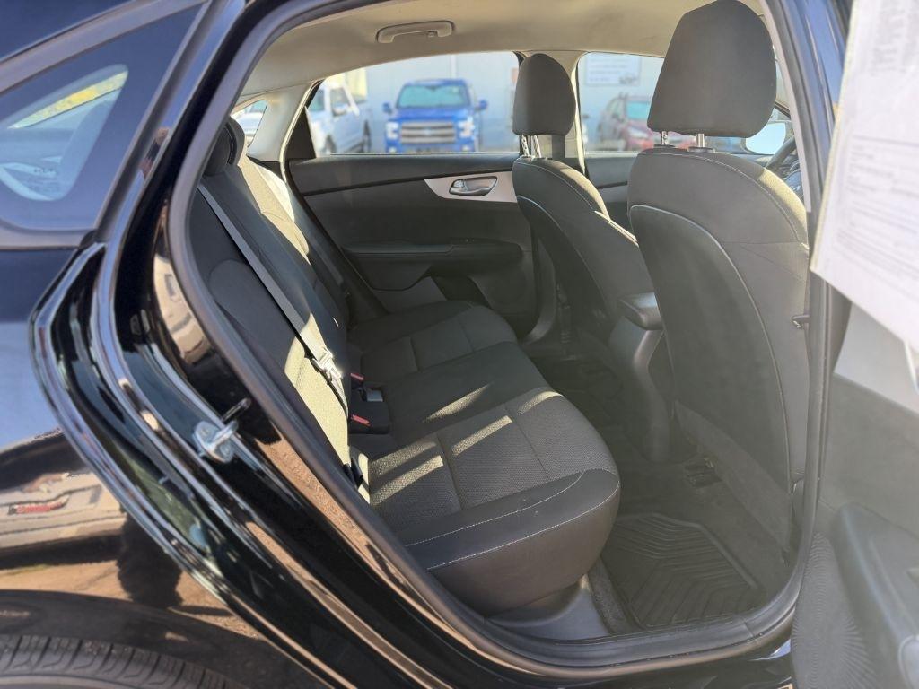 2023 Kia Forte LX - Photo 12