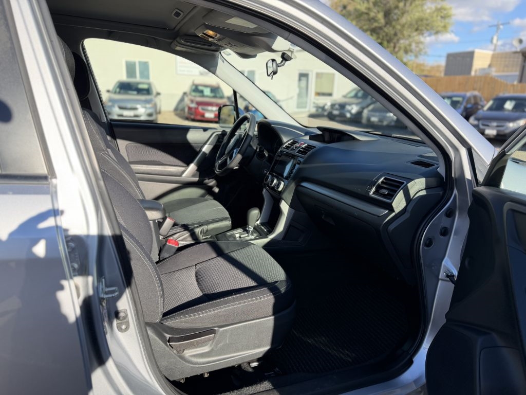 Subaru Forester 2.5i Premium PZEV CVT 2018 Subaru Forester 2.5i Premium PZEV CVT 2018