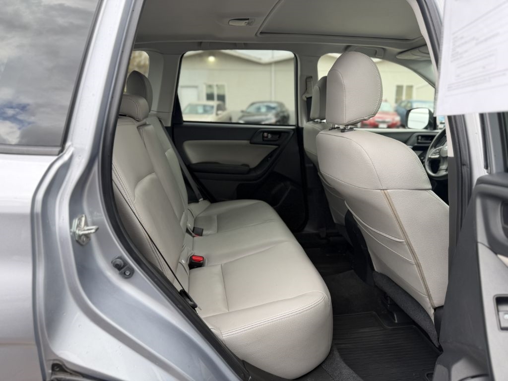 Subaru Forester 2.5i Premium PZEV CVT 2016