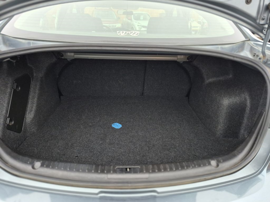 Mazda MAZDA3 i Sport 4-Door 2012