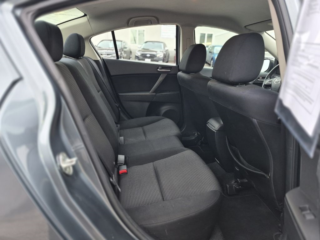 Mazda MAZDA3 i Sport 4-Door 2012