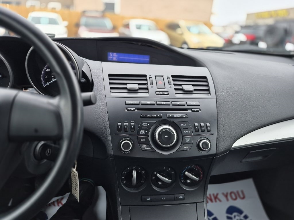 Mazda MAZDA3 i Sport 4-Door 2012