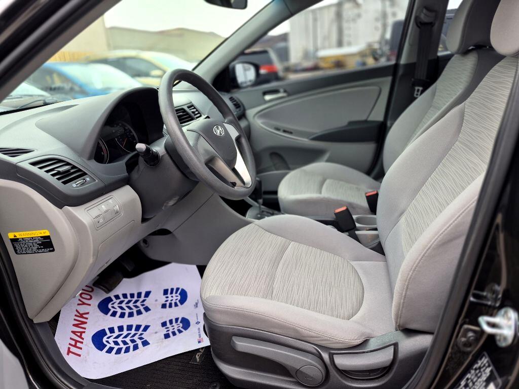 Hyundai Accent SE 4-Door 6A 2017