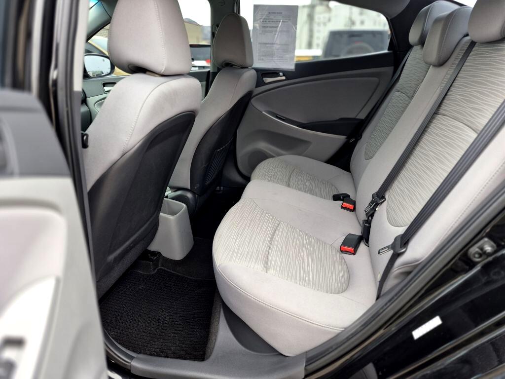 Hyundai Accent SE 4-Door 6A 2017