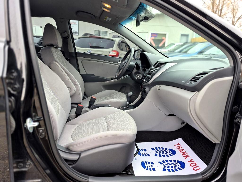 Hyundai Accent SE 4-Door 6A 2017