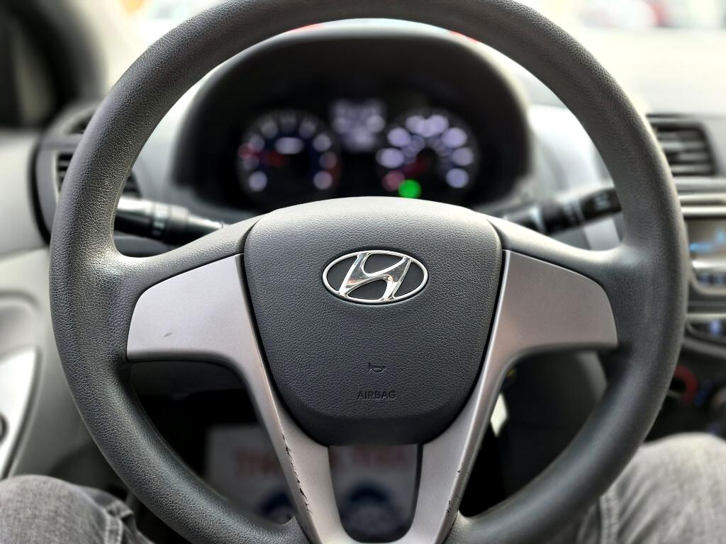 Hyundai Accent SE 4-Door 6A 2017