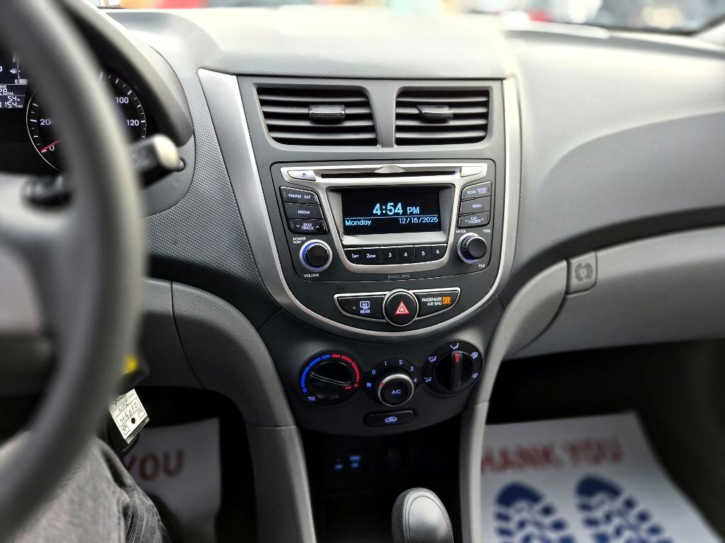 Hyundai Accent SE 4-Door 6A 2017