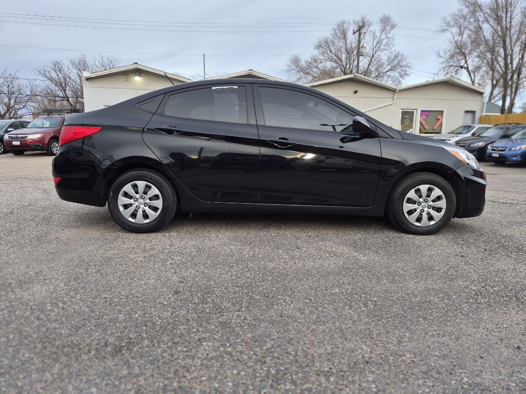 Hyundai Accent SE 4-Door 6A 2017
