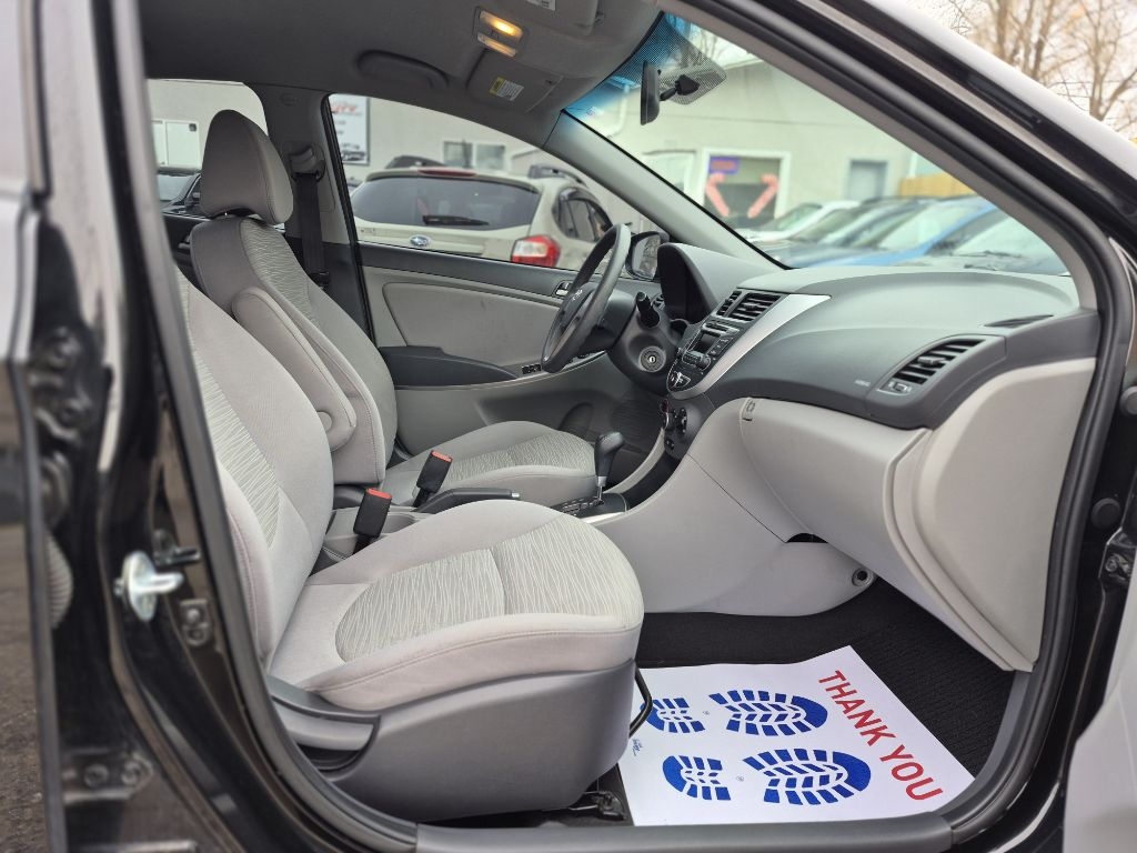 Hyundai Accent SE 4-Door 6A 2017