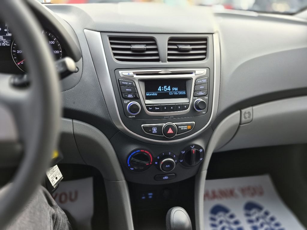 Hyundai Accent SE 4-Door 6A 2017