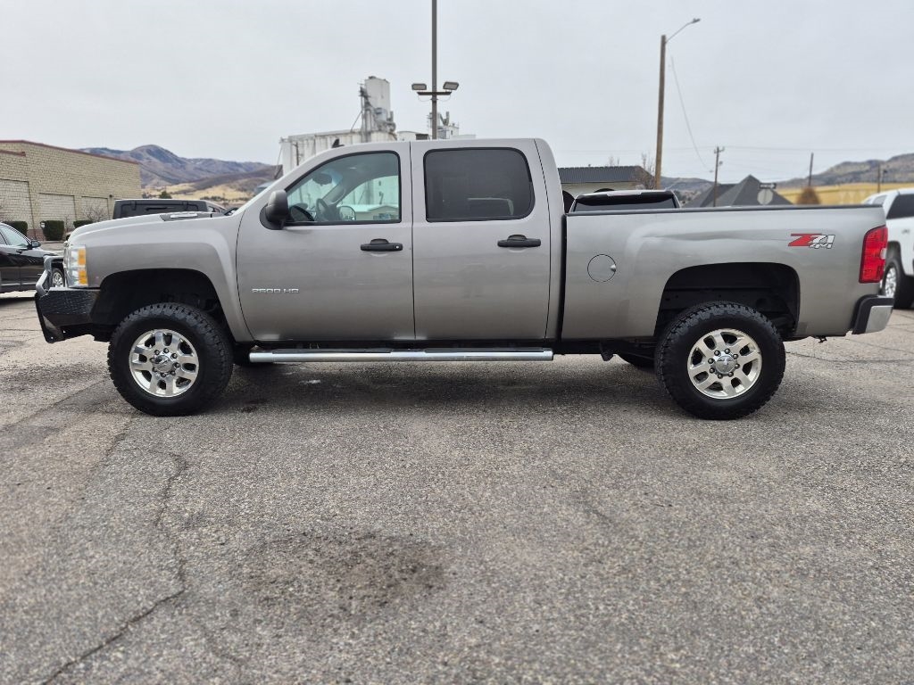 Chevrolet Silverado 2500HD LT Crew Cab 4WD 2013