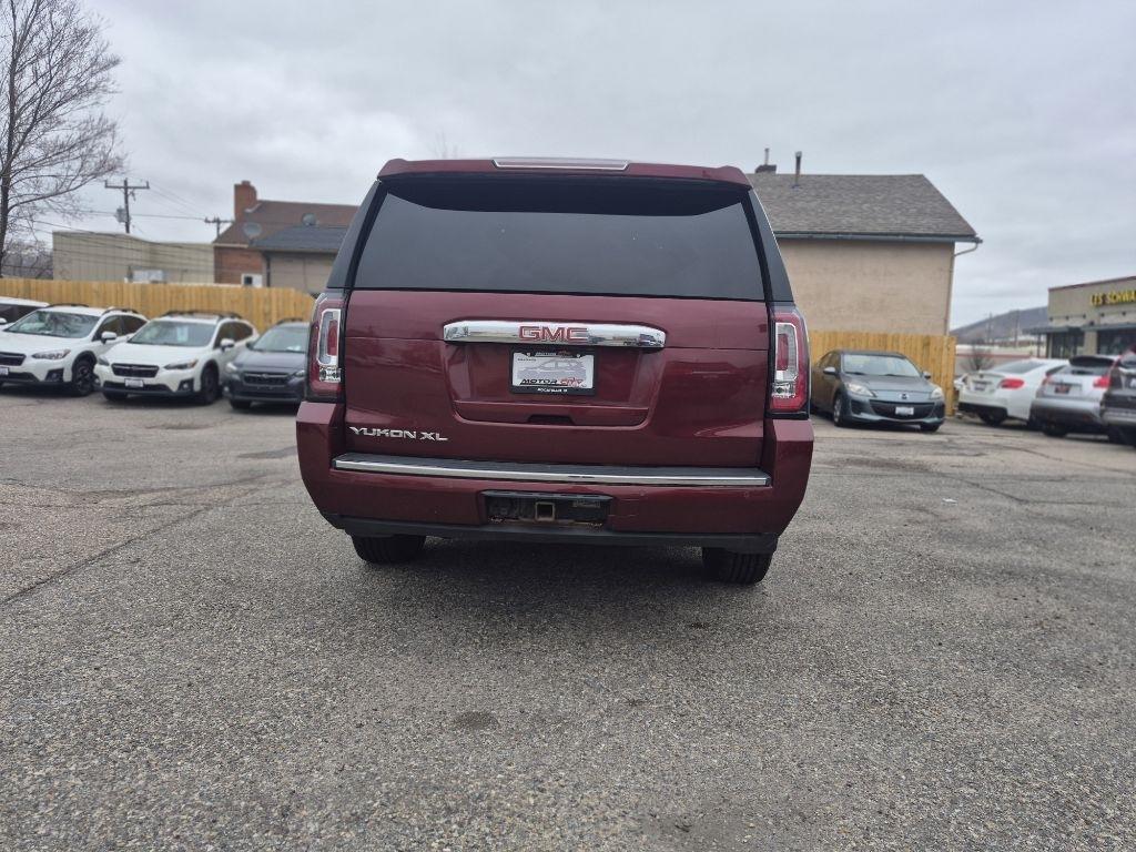 GMC Yukon XL Denali 4WD 2017