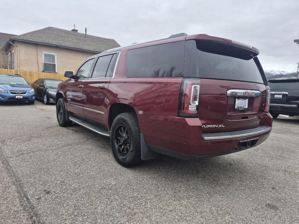 GMC Yukon XL Denali 4WD 2017
