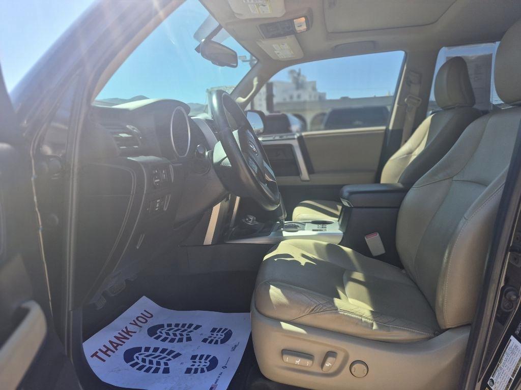 Toyota 4Runner SR5 4WD 2012