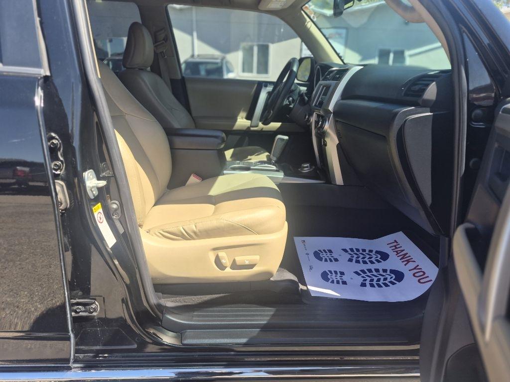 Toyota 4Runner SR5 4WD 2012