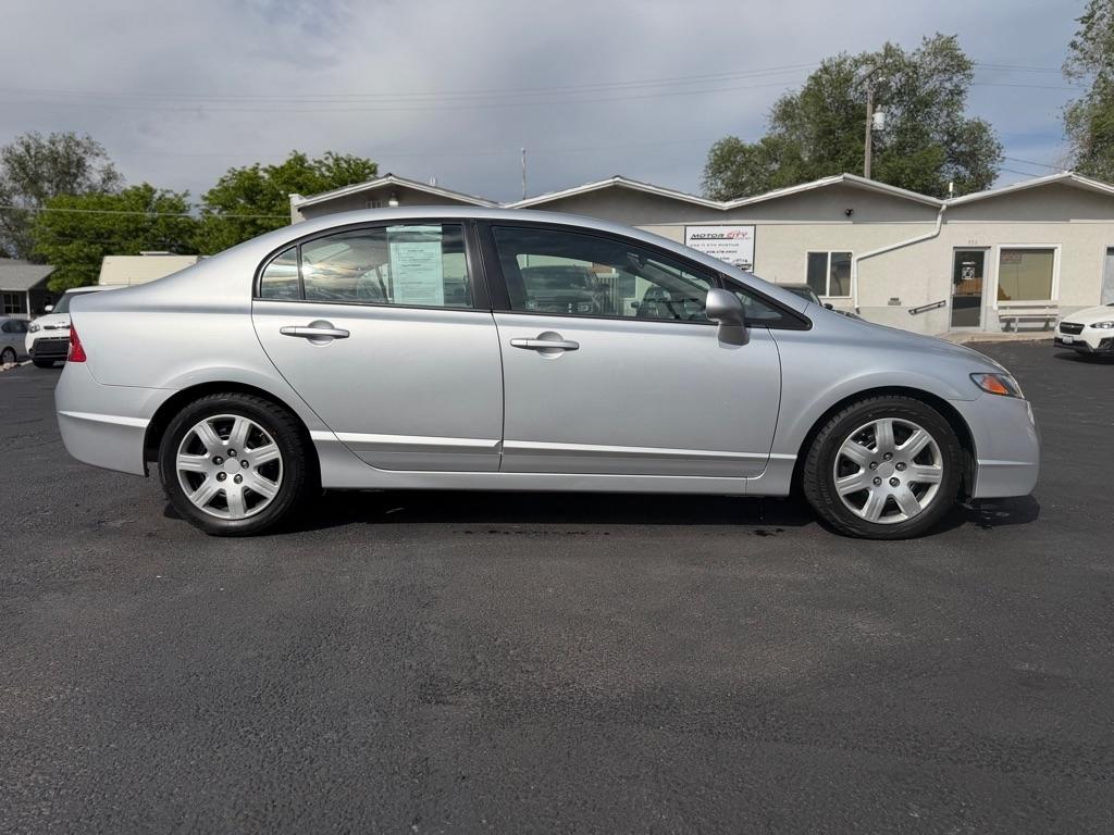 Honda Civic LX Sedan 5-Speed AT 2009