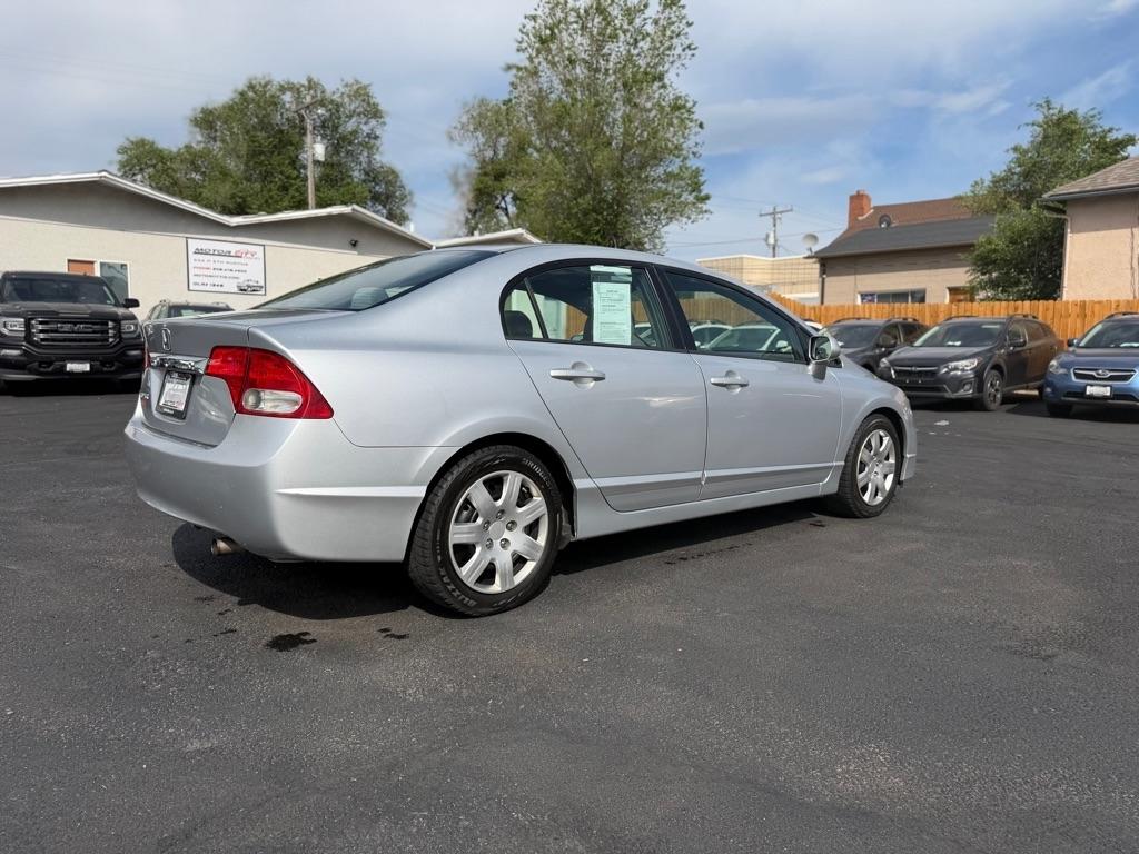 Honda Civic LX Sedan 5-Speed AT 2009