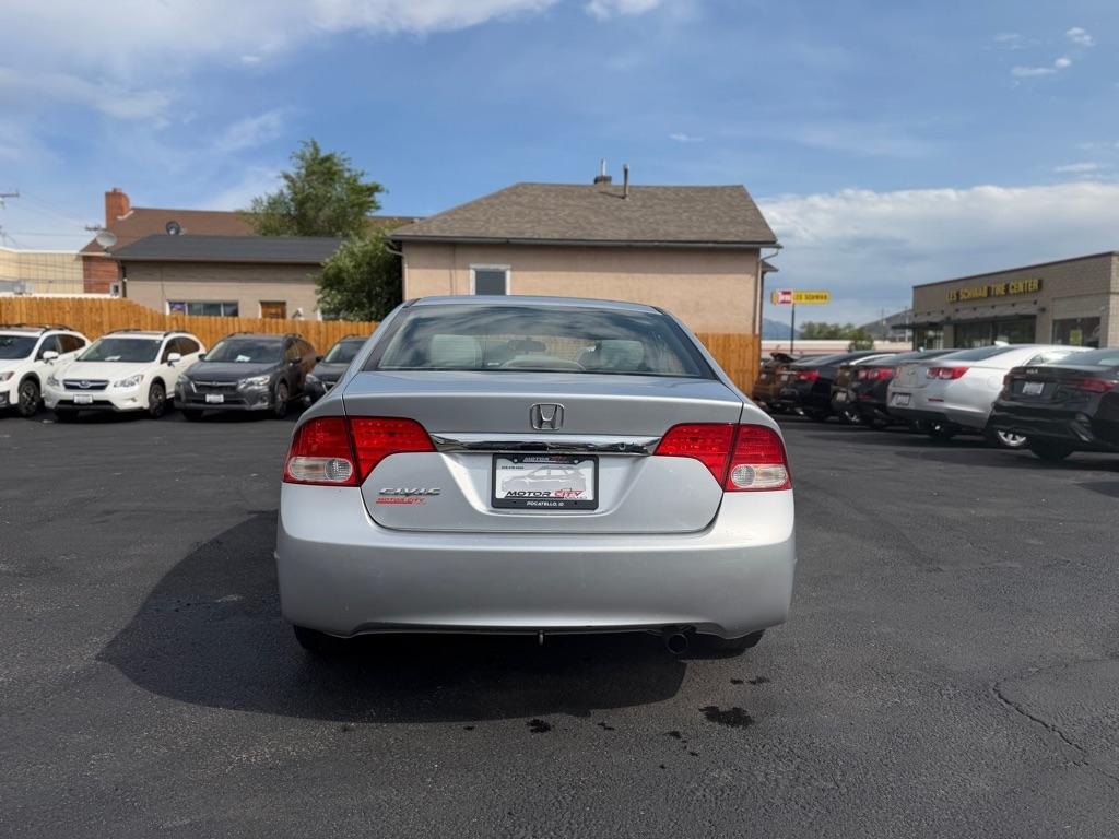 Honda Civic LX Sedan 5-Speed AT 2009