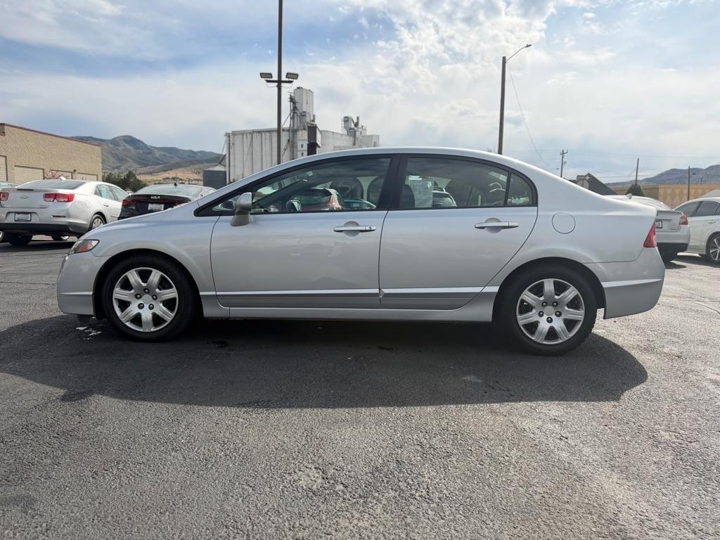 Honda Civic LX Sedan 5-Speed AT 2009