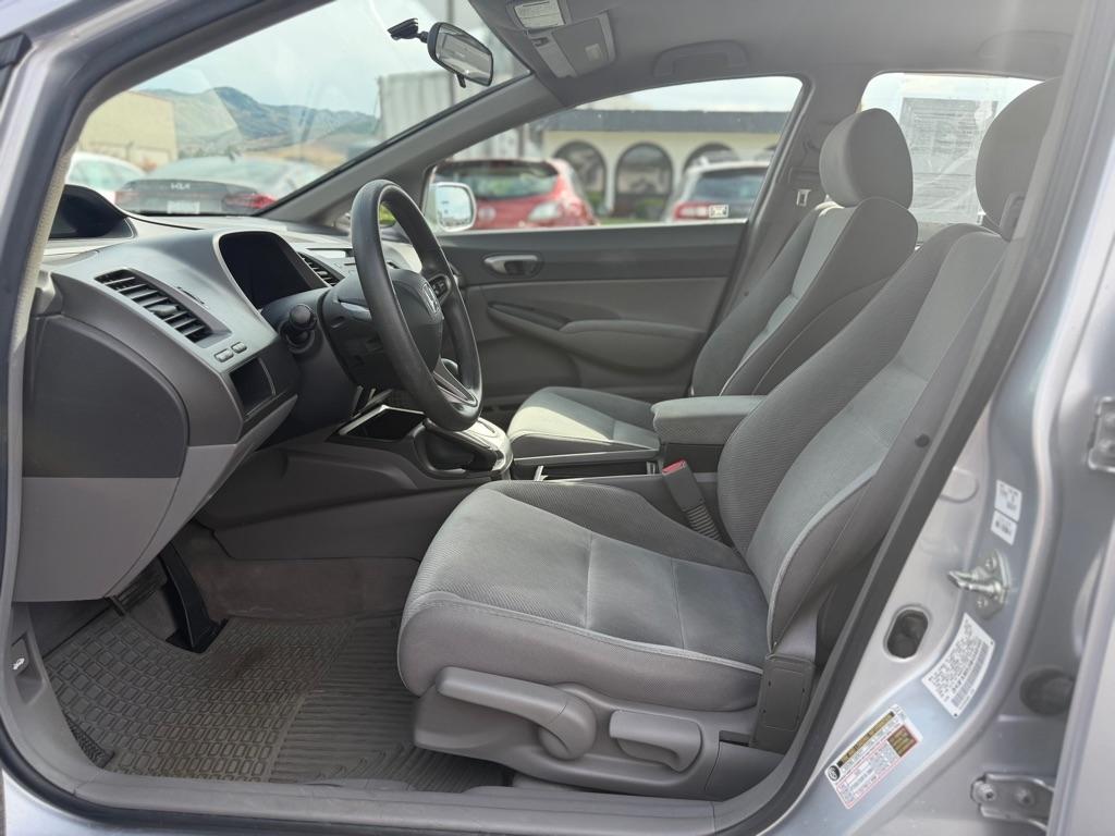 Honda Civic LX Sedan 5-Speed AT 2009