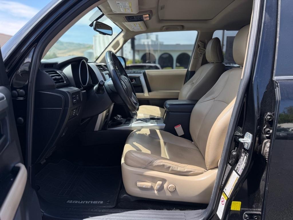 Toyota 4Runner SR5 4WD 2012
