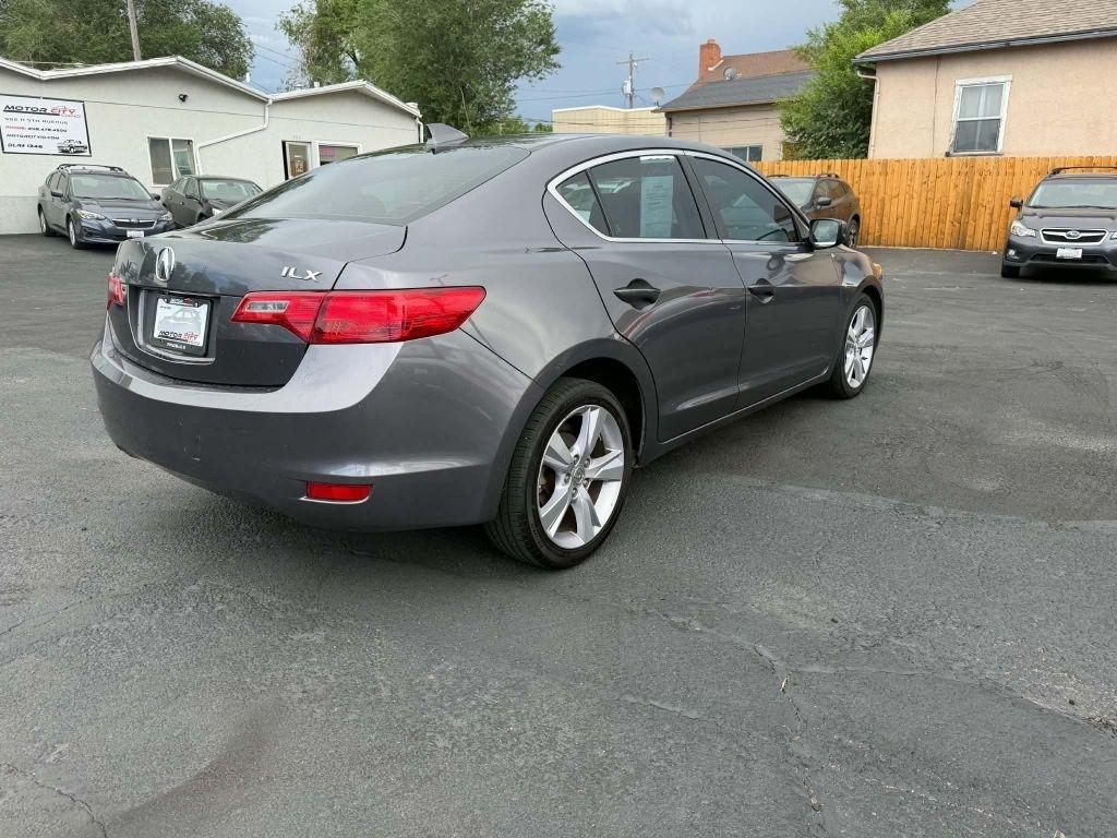 Acura ILX 5-Spd AT w/ Technology Package 2015