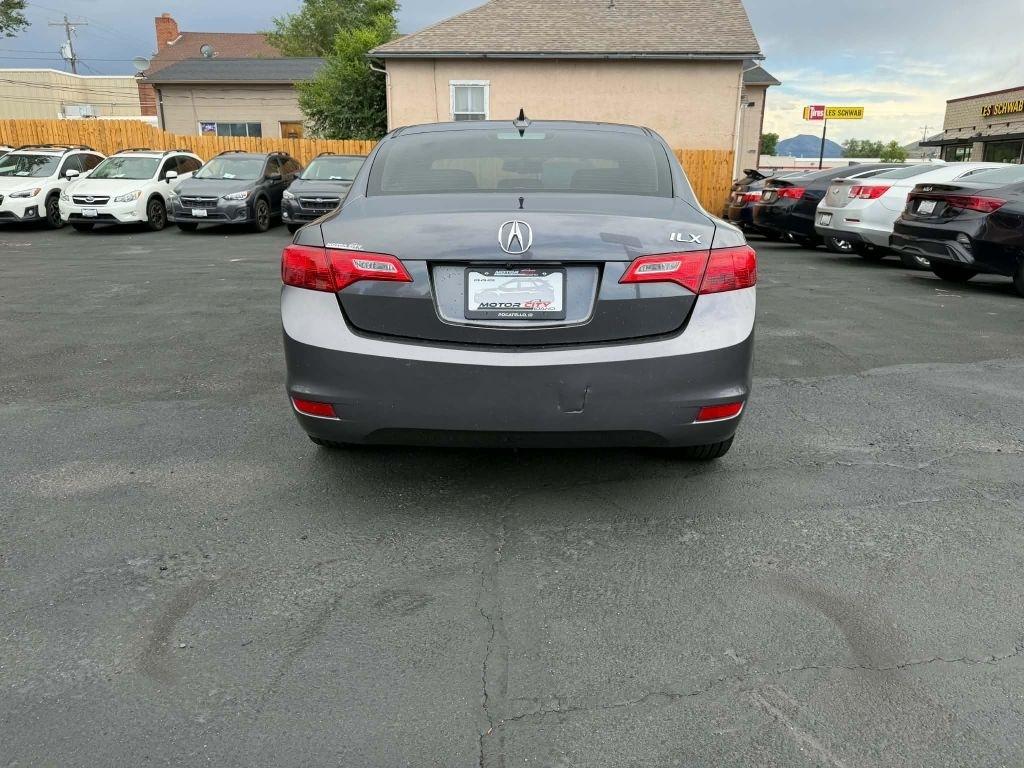Acura ILX 5-Spd AT w/ Technology Package 2015