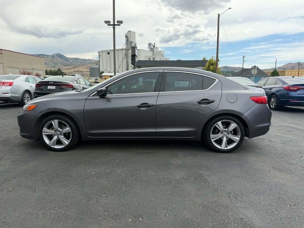 Acura ILX 5-Spd AT w/ Technology Package 2015