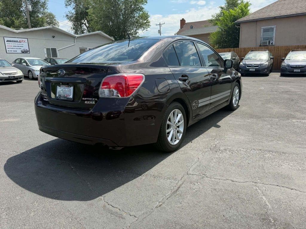 Subaru Impreza Premium 4-Door 2012