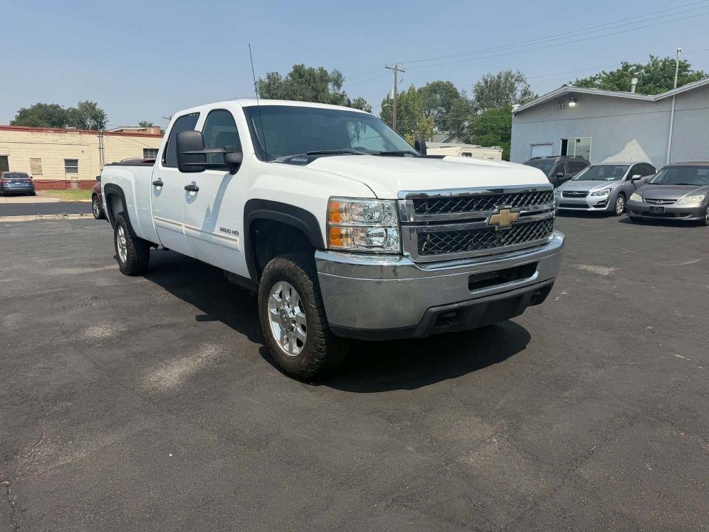 Chevrolet Silverado 3500HD LT Crew Cab 4WD 2011
