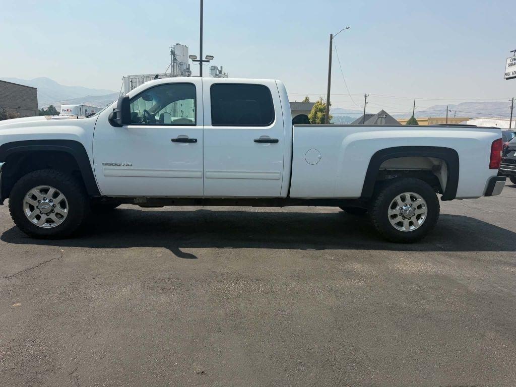 Chevrolet Silverado 3500HD LT Crew Cab 4WD 2011