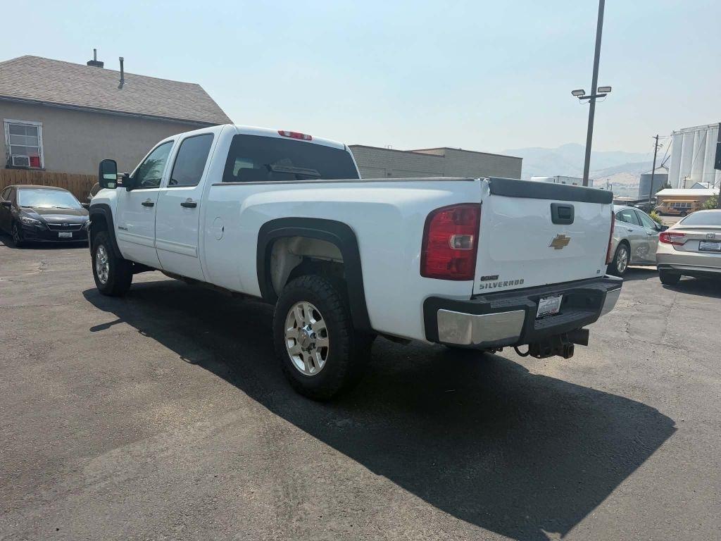 Chevrolet Silverado 3500HD LT Crew Cab 4WD 2011