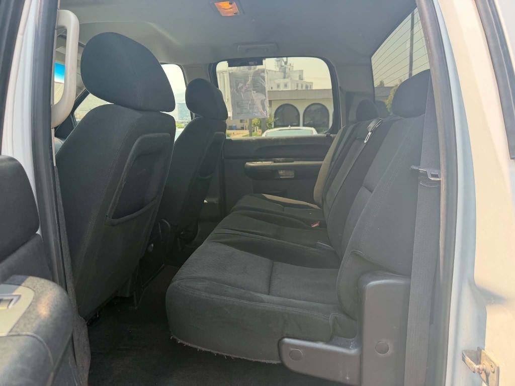Chevrolet Silverado 3500HD LT Crew Cab 4WD 2011