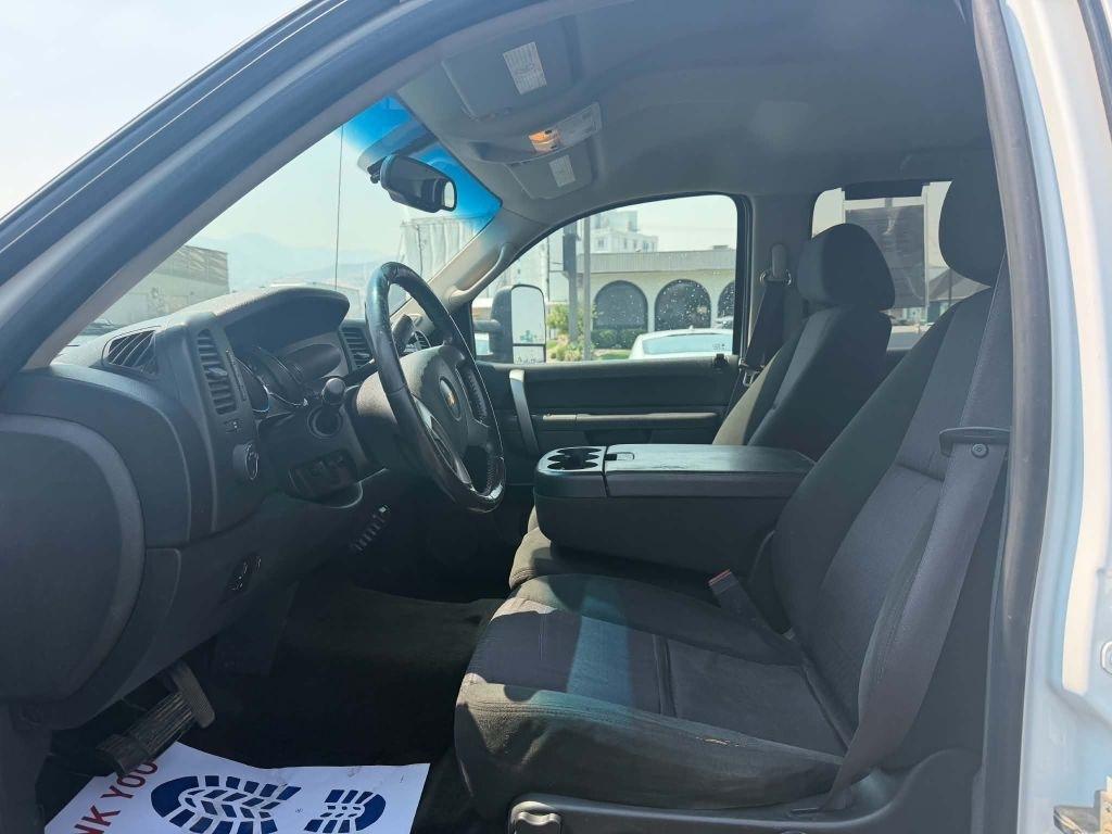 Chevrolet Silverado 3500HD LT Crew Cab 4WD 2011