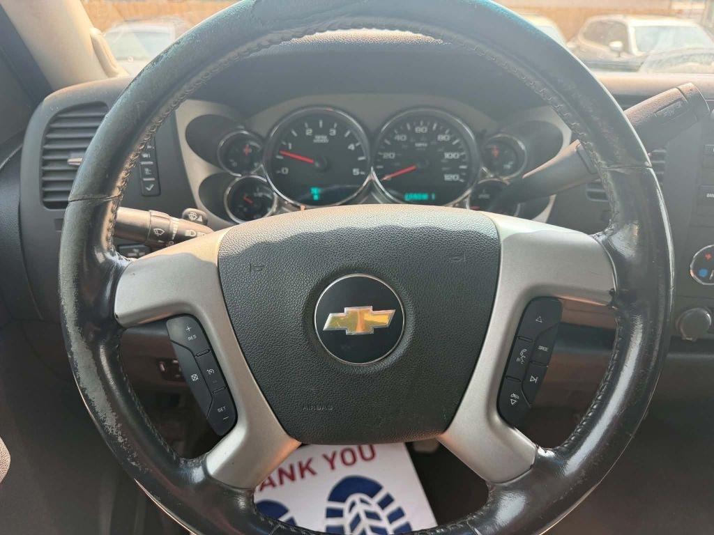Chevrolet Silverado 3500HD LT Crew Cab 4WD 2011