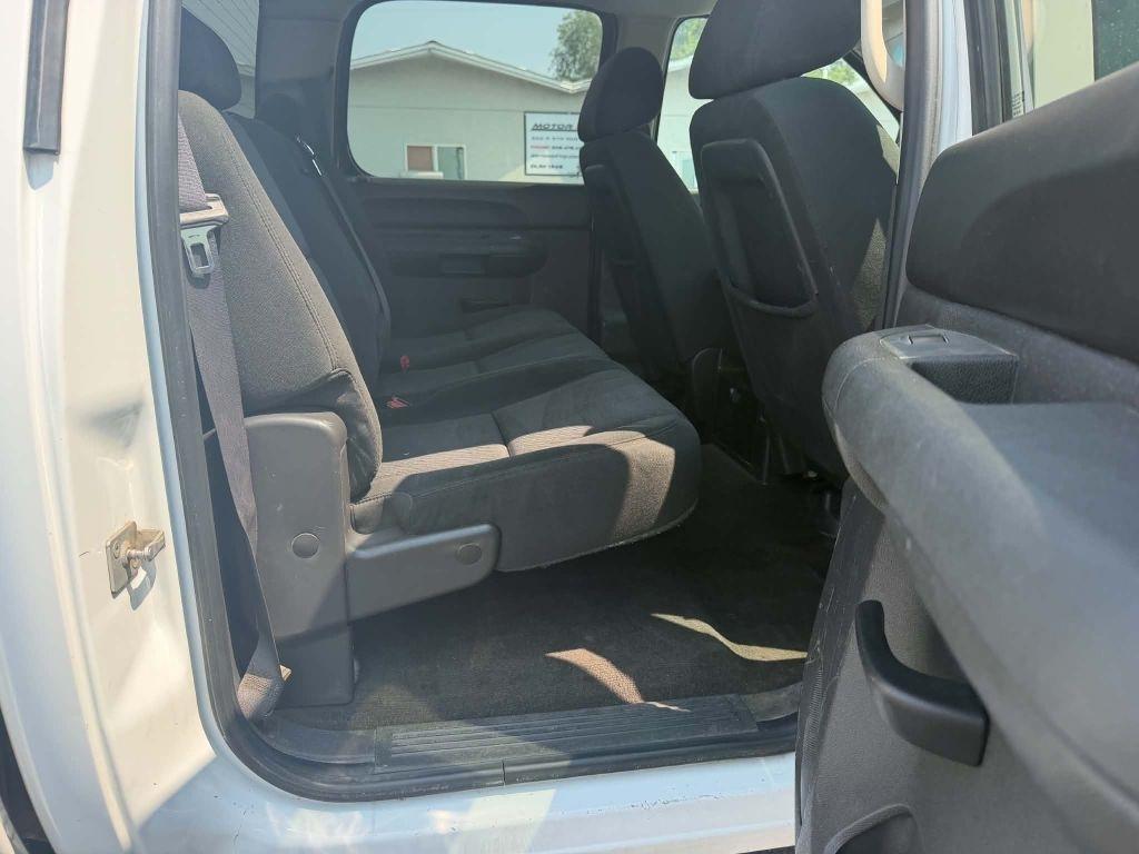 Chevrolet Silverado 3500HD LT Crew Cab 4WD 2011