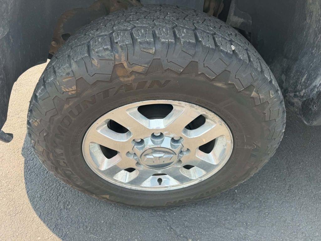 Chevrolet Silverado 3500HD LT Crew Cab 4WD 2011