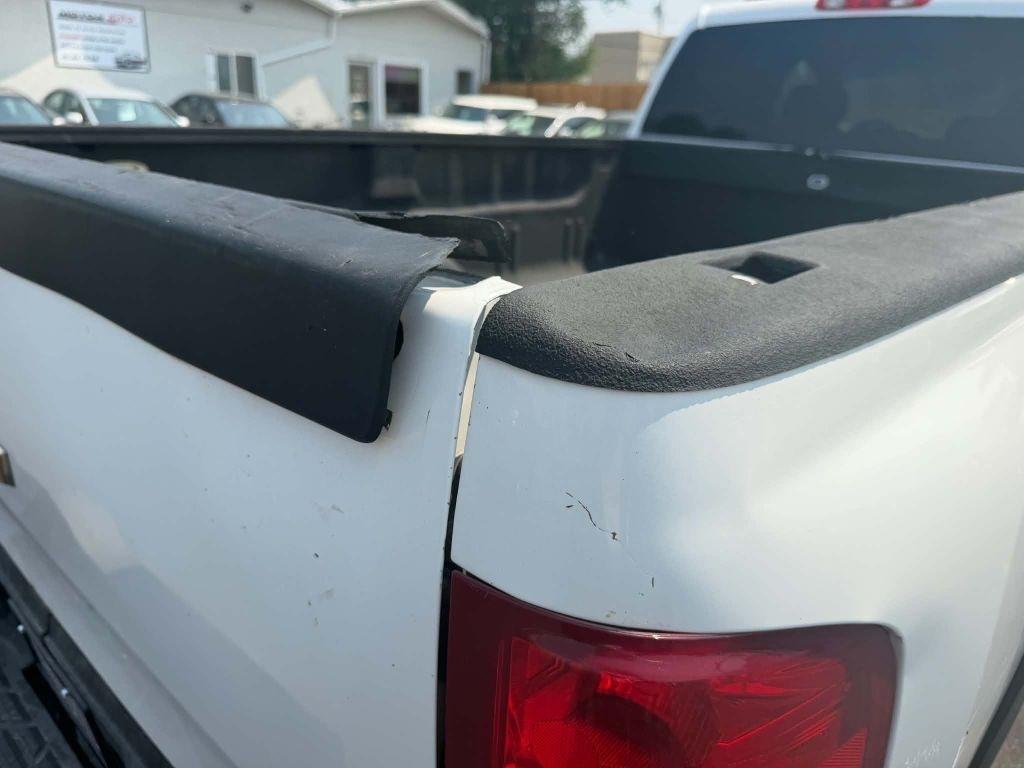 Chevrolet Silverado 3500HD LT Crew Cab 4WD 2011