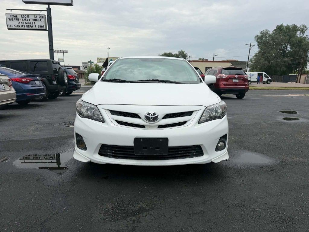 Toyota Corolla S 5-Speed MT 2013